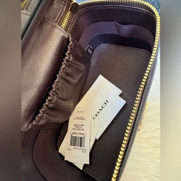 NWT Coach Cosmetic Case In Signature Canvas CW728 AUTHENTIC New!! - Picture 7 of 10